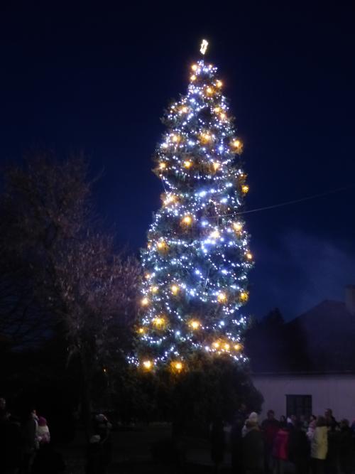 Rozsvěcování vánočního stromu s Mikulášem 2019